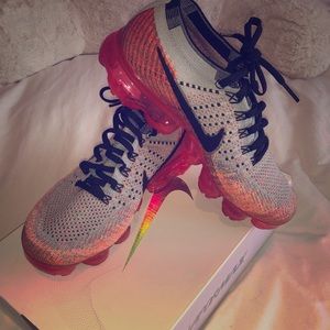 Woman’s Nike Air Vapormax flyknit